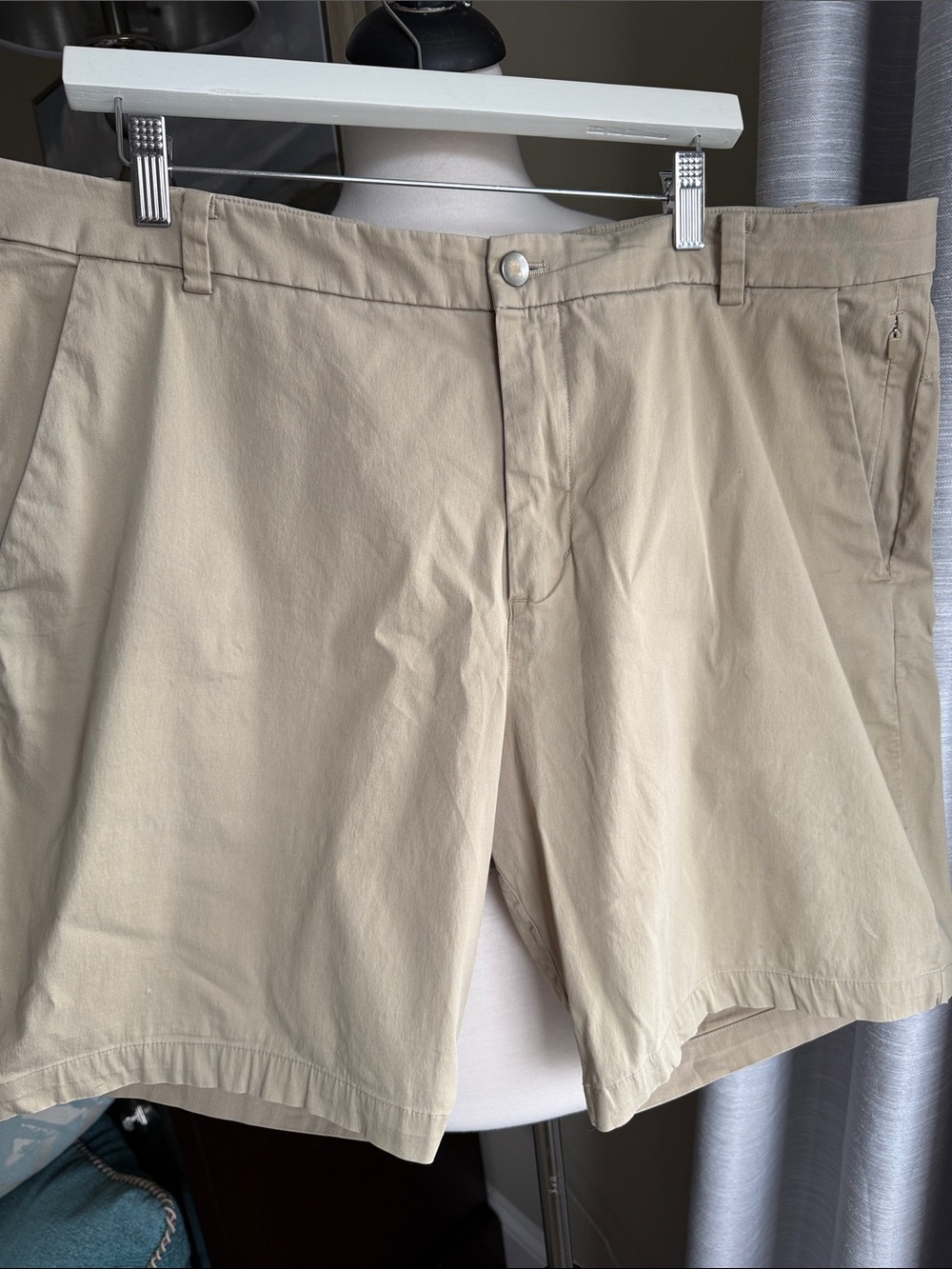 lululemon athletica Men's Flat-Front Khaki Shorts